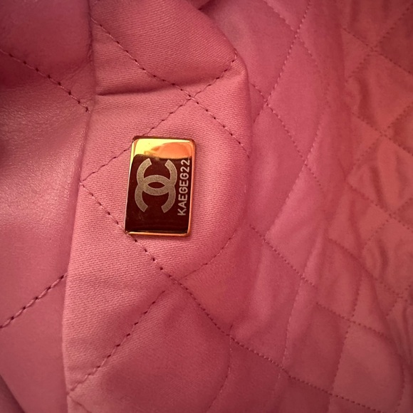 EUC Chanel Small 22 Bag Pink Calfskin Antique Gold Hardware - Picture 15 of 16
